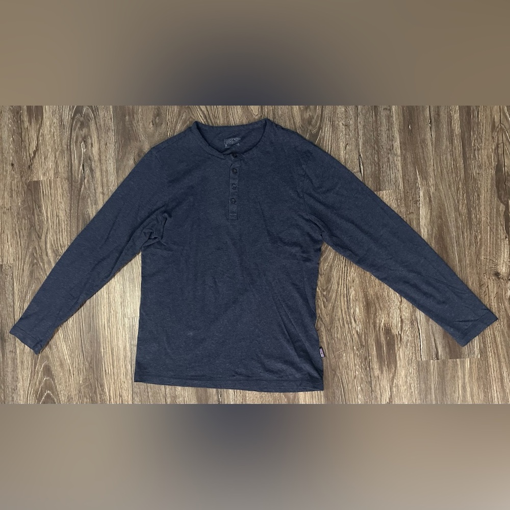 Men’s Patagonia Long Sleeve Blue Henley Organic Cotton Shirt- Size Medium